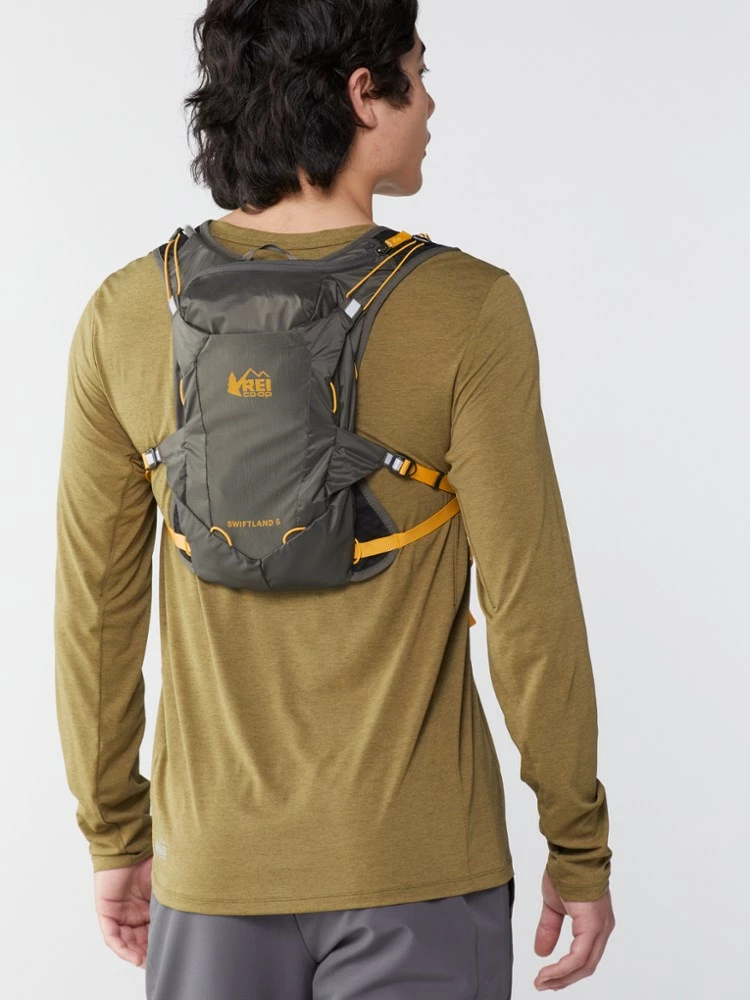 REI Co-op Swiftland 5 Hydration Vest - Men's - Image 2